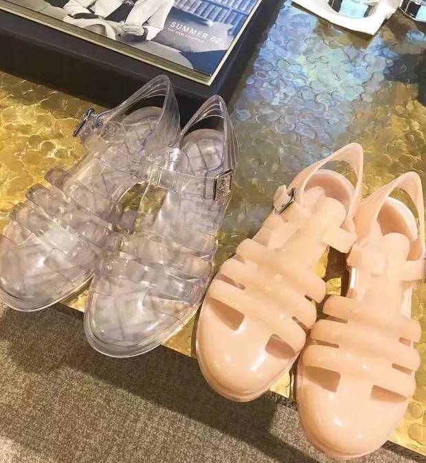 神吐槽丨“爸，我没钱了！”“滚，4000多买的塑料凉鞋先给我退了～”