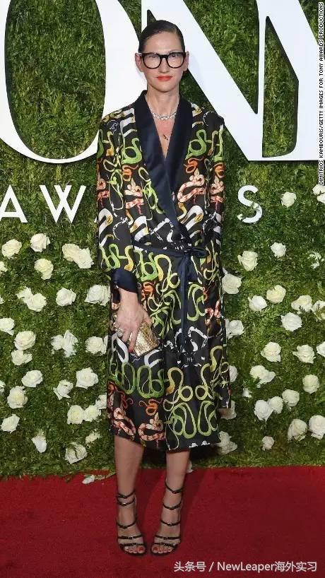 第76届托尼奖颁奖典礼,托尼奖红毯彩虹玫瑰墙