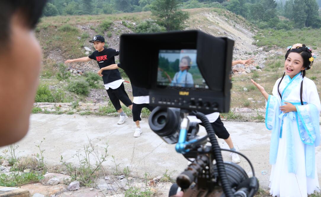 绔ユ槦鏉庨洩鑺鐚彨mv,鏉庨洩鑺墽缇婃洸