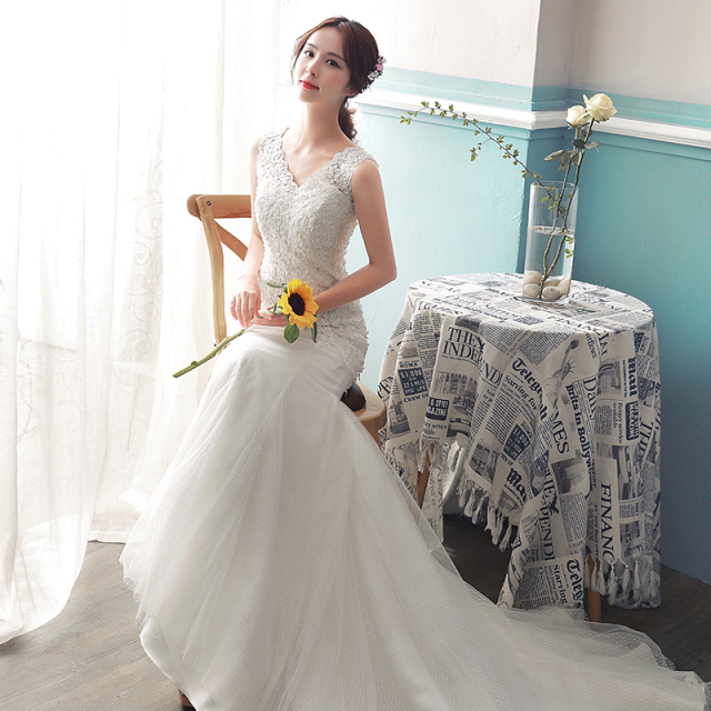 胸小的新娘怎么选婚纱,胸小的新娘穿什么婚纱