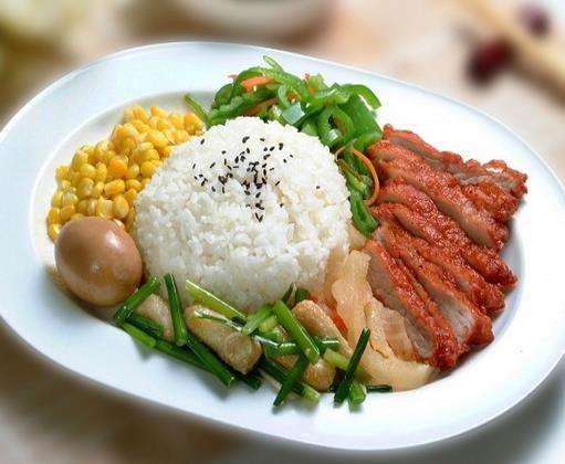 开个中式快餐店赚钱吗,开一家中式快餐店赚钱