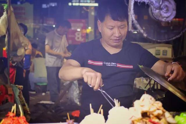 这才是淮北该有的深夜食堂故事：总有个地方治愈失眠