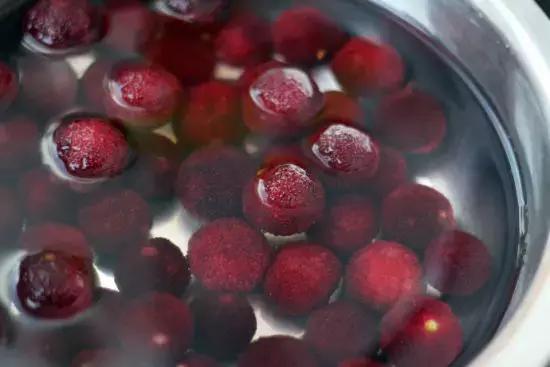 杨梅有小白虫把它用盐水泡出来,不谨慎吃了杨梅里的小白虫怎么办