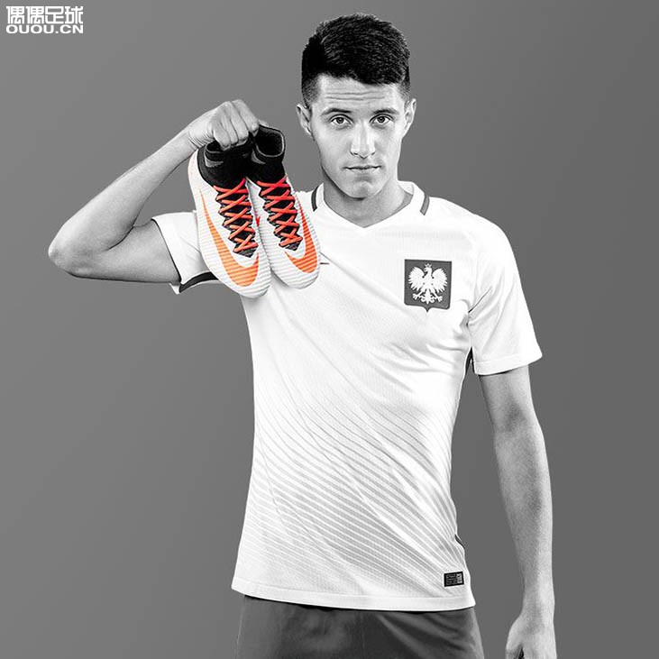 nikeid定制漆皮,nike足球鞋最新配色