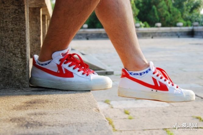 为什么今年这么流行小白鞋,为什么又流行小白鞋了