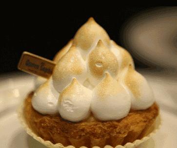 网红大蛋挞外酥里嫩超级好吃的,9.9网红蛋挞