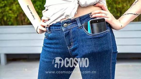 紧身牛仔裤都过时了你还穿