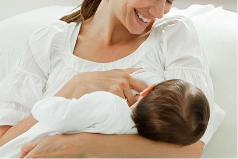 每次吃完就大便,宝宝每次吃完奶就尿需要换吗