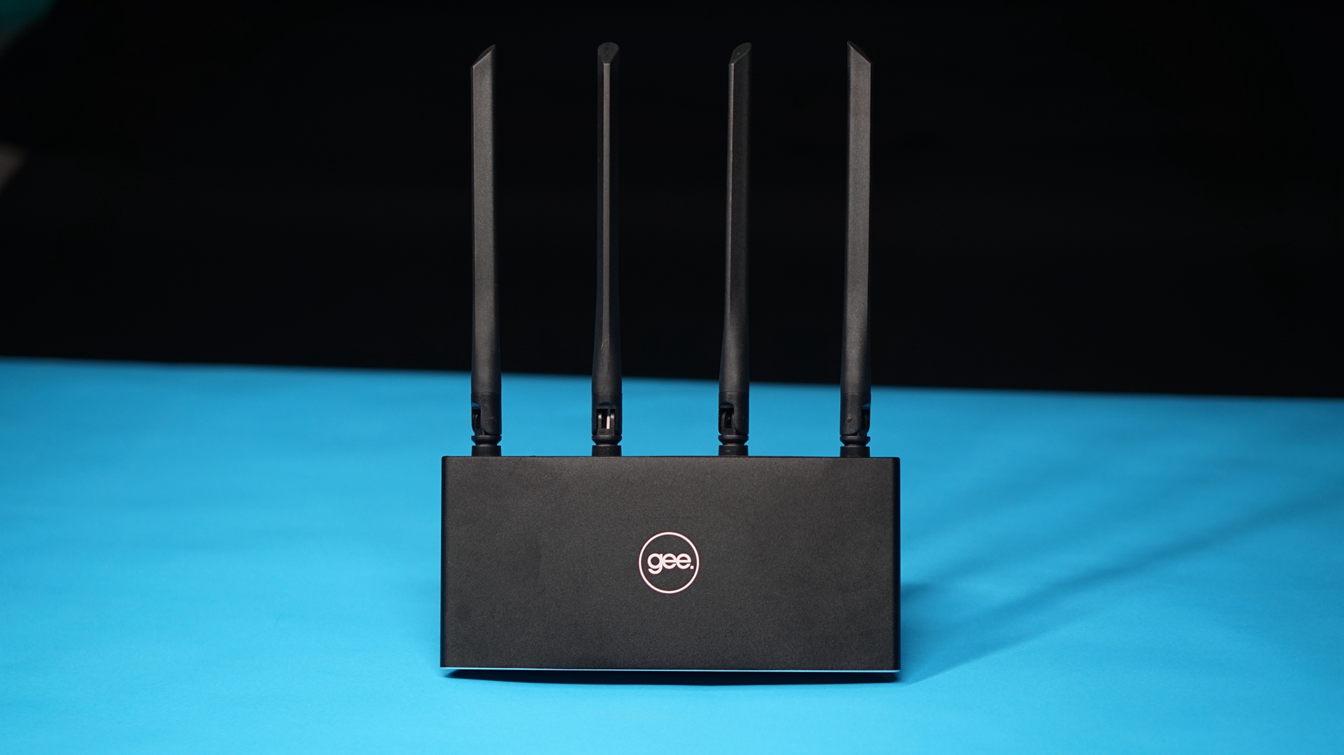 「极路由3Pro测评」：300以内，真智能+真千兆？