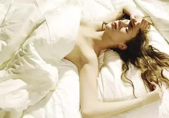 爱笑的人会有属于自己的法令纹,天生法令纹就很深怎么办又不爱笑