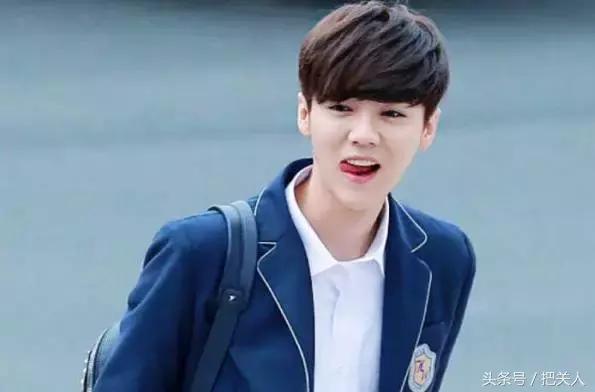 鹿晗拉杆球视频,鹿晗进6球最近踢球视频