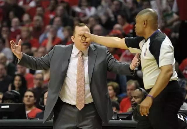 理性讨论：NBA联盟是否真的存在主场哨、黑哨？真相让人惊讶！