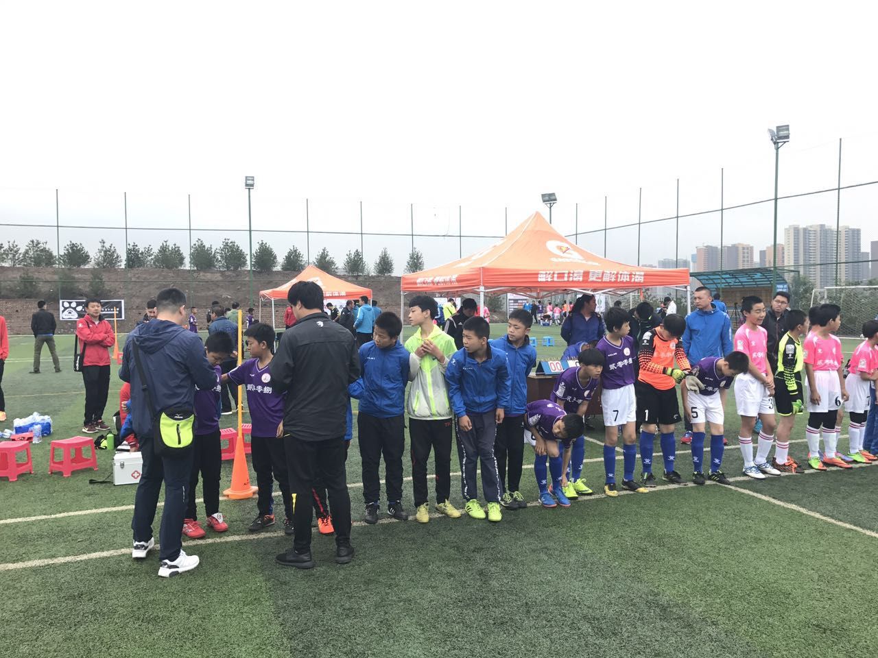 让孩子在快乐中学习快乐中成长,让小孩足球天赋更强