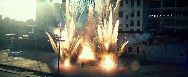 《变形金刚》导演多能炸？火花百米高，一部电影炸掉1000多亿！