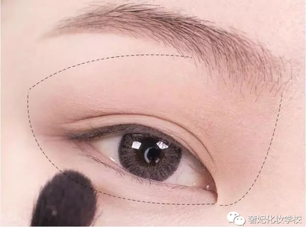 戚薇的妆容教程,戚薇湿发烟熏妆