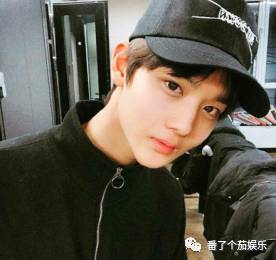 侯明昊鹿晗撞脸视频,侯明昊和鹿晗长得很像