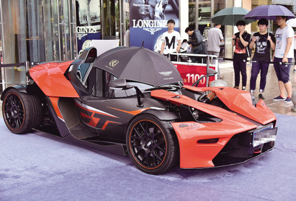 敞篷车遇到雨天怎么开,开敞篷车下雨