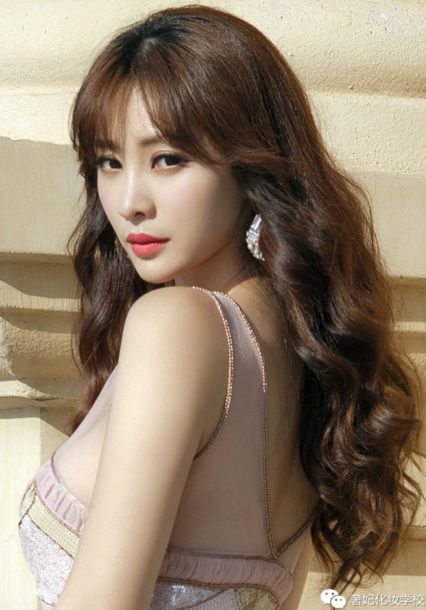 戚薇的妆容教程,戚薇湿发烟熏妆