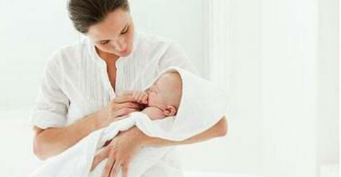 每次吃完就大便,宝宝每次吃完奶就尿需要换吗