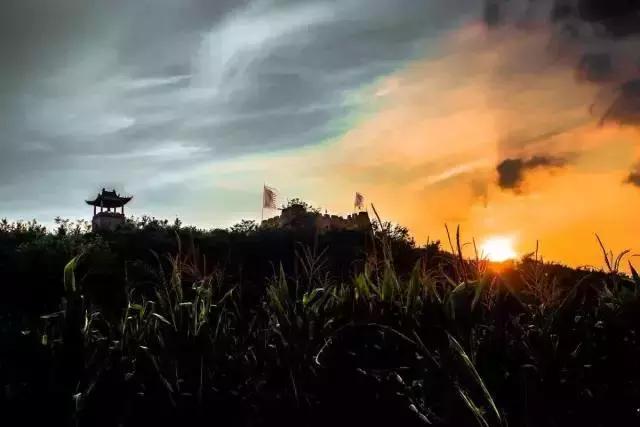 首届康养石柱“白杆勇士”征峰赛启幕！约战千野，接么？