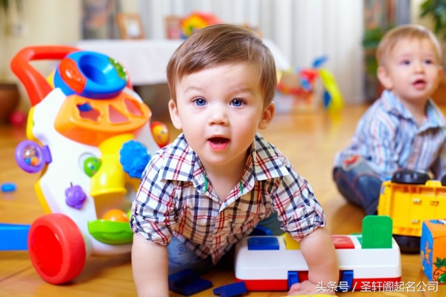 大气响亮好听的男宝宝名字推荐,清逸这个名字的寓意及出处