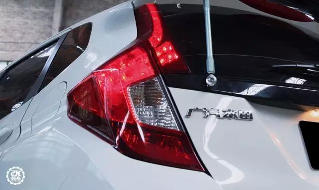 70万的进口思域太遥远，杭州车友将飞度GK5打造成Type-R外观