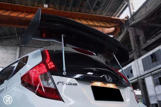 70万的进口思域太遥远，杭州车友将飞度GK5打造成Type-R外观