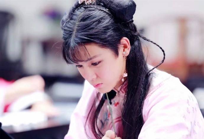 看八卦明星热门视频,马天宇鹿晗穿女装