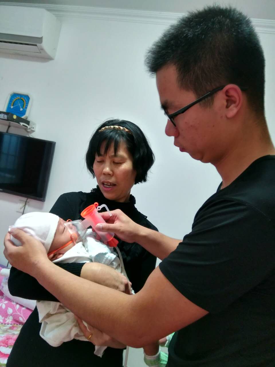 2个月的宝宝得了肺炎需要打针吗,2岁宝宝肺炎让住院