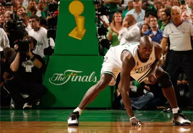 理性讨论：NBA联盟是否真的存在主场哨、黑哨？真相让人惊讶！