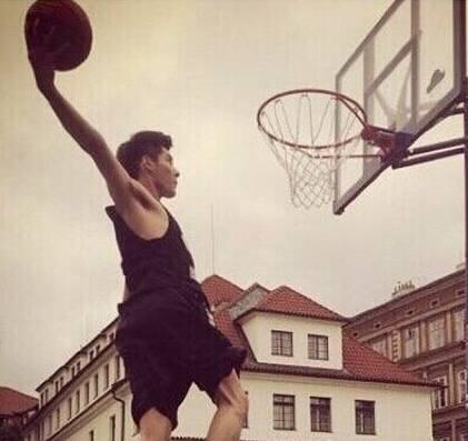 喜欢运动的男生喜欢什么样的人,喜欢运动的男生才是最帅的