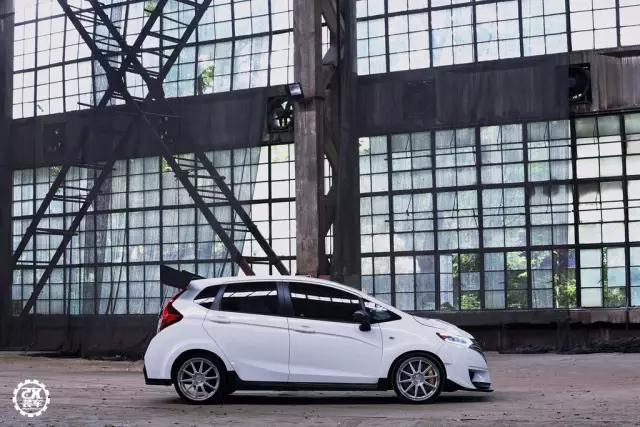 70万的进口思域太遥远，杭州车友将飞度GK5打造成Type-R外观
