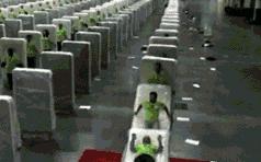 刚才你嫂子来电话说又堵了，你快去看看吧