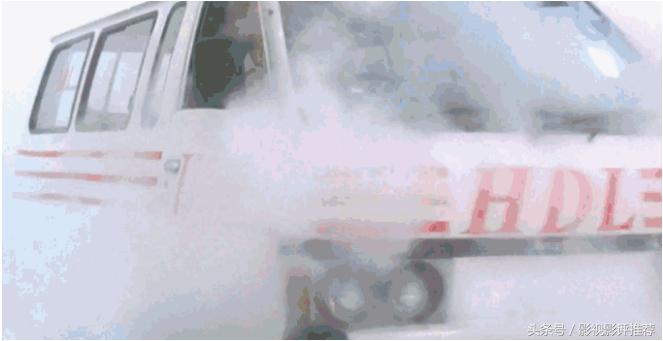 周星驰电影广告植入经典片段,为什么周星驰的广告植入很自然