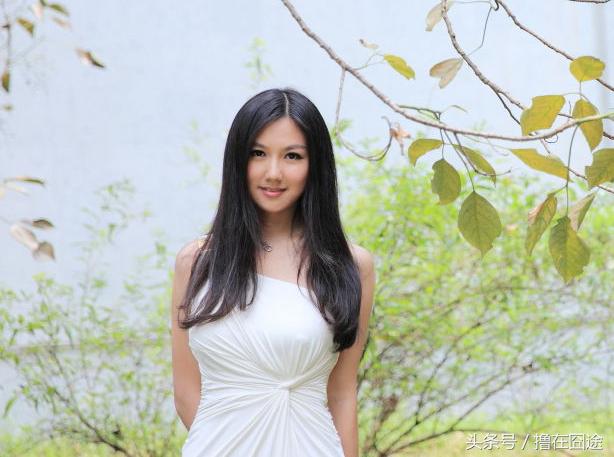 “LOL第一声控美女解说-小苍”长得多漂亮，心态才是最好的美颜相机