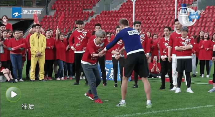 奔跑吧鹿晗和捷克友人撕名牌,奔跑吧鹿晗怼人