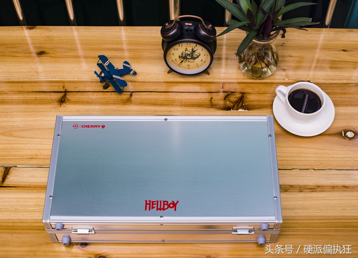 樱桃有一款铁的机械键盘,樱桃新款机械键盘