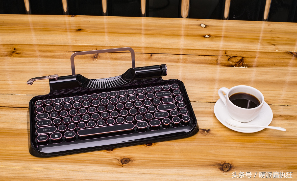 樱桃有一款铁的机械键盘,樱桃新款机械键盘