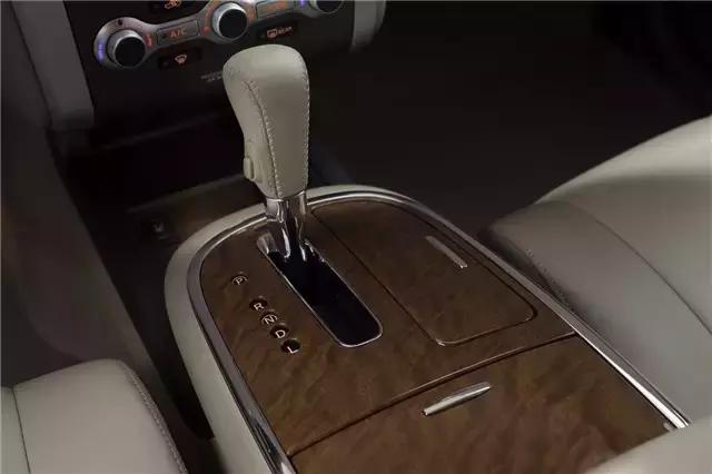 手动挡倒挡突然挂不进是什么原因,车子突然挂不了挡是什么原因