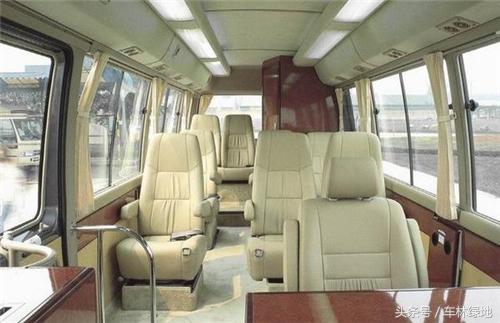 丰田中巴车柯斯达测评,改装斯柯达商务车