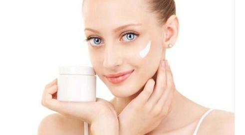 素颜霜为什么越涂越白,素颜霜突然湿哒哒的怎么回事