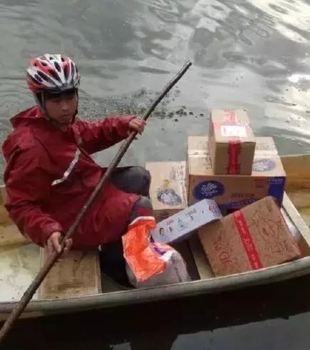 诚哥今天到汕大啦！“小超人”李泽楷也来啦！