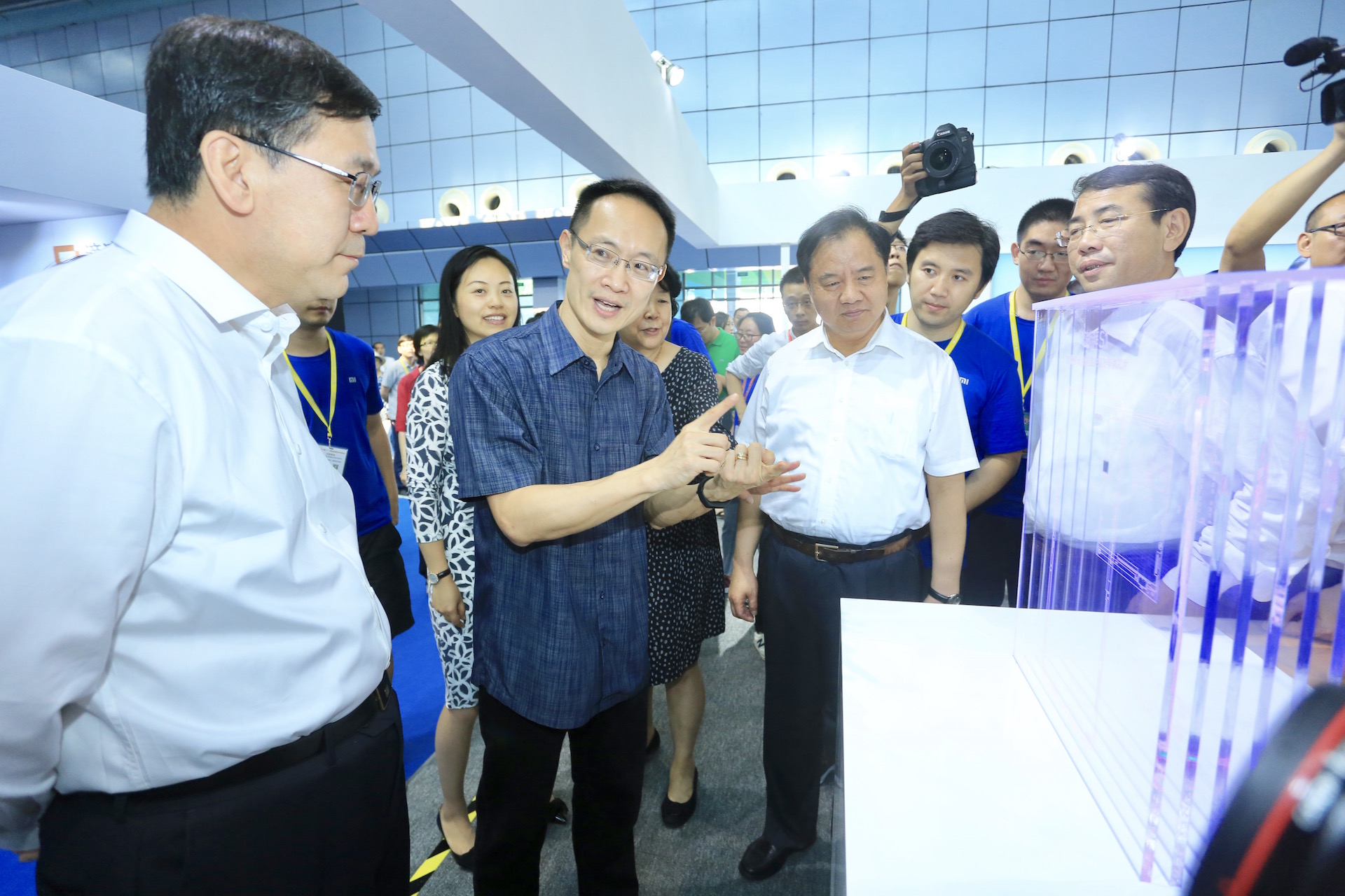 小米6死机按什么都没反应,小米6死机无法重启