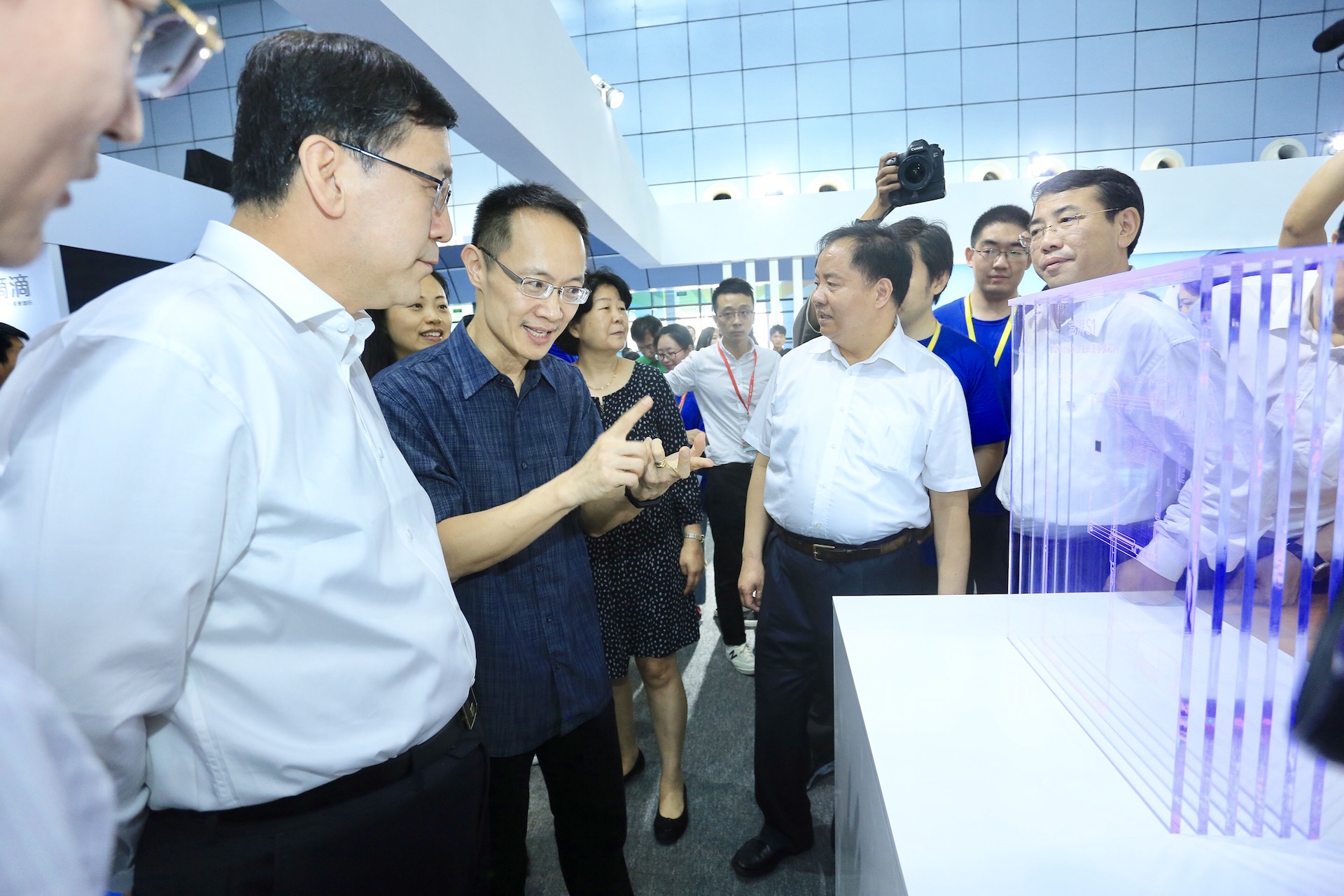 小米6死机按什么都没反应,小米6死机无法重启