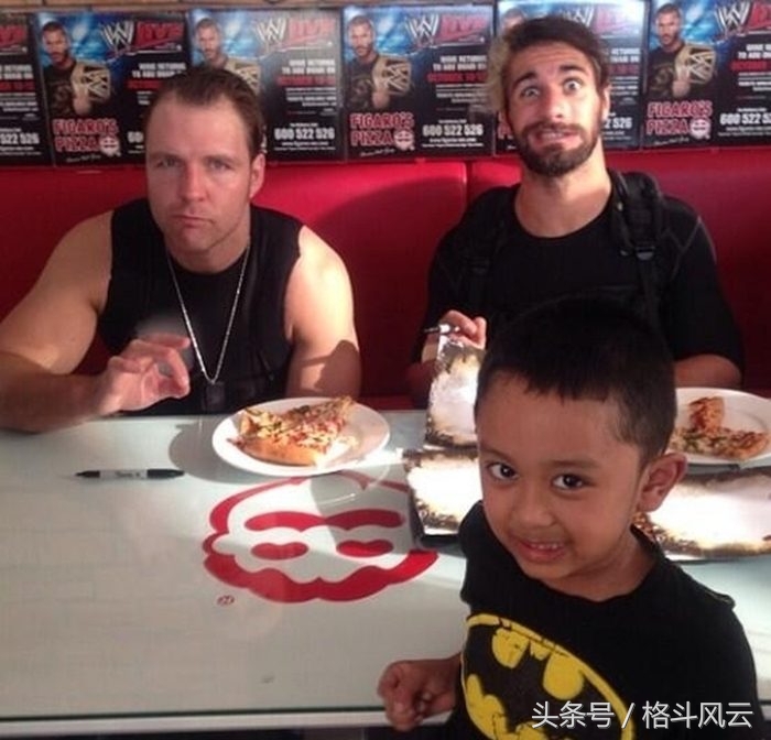 wwe选手温情,wwe正直vs反派4v4