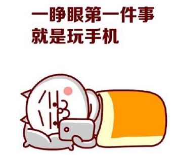 千万别让孩子碰高温照明灯,危险这种灯别随便用谨慎灼伤眼睛