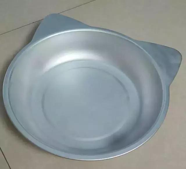 铝盆和鸡窝卖断货了，看猫咪用品创业商机