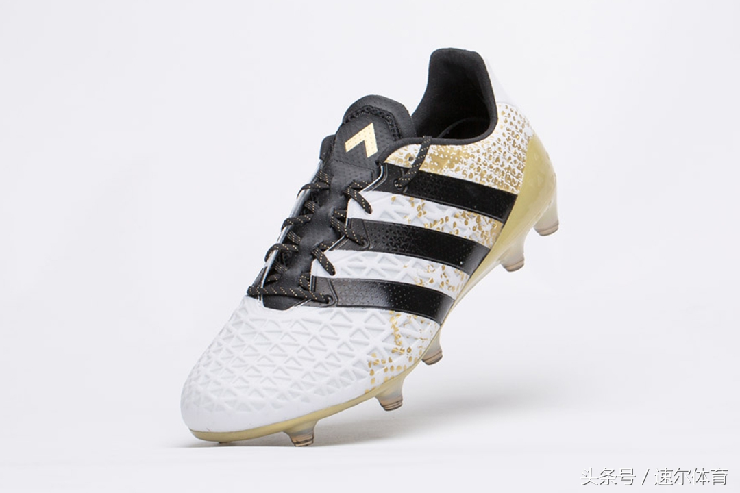 400到500的足球鞋怎么选,500元的顶级足球鞋