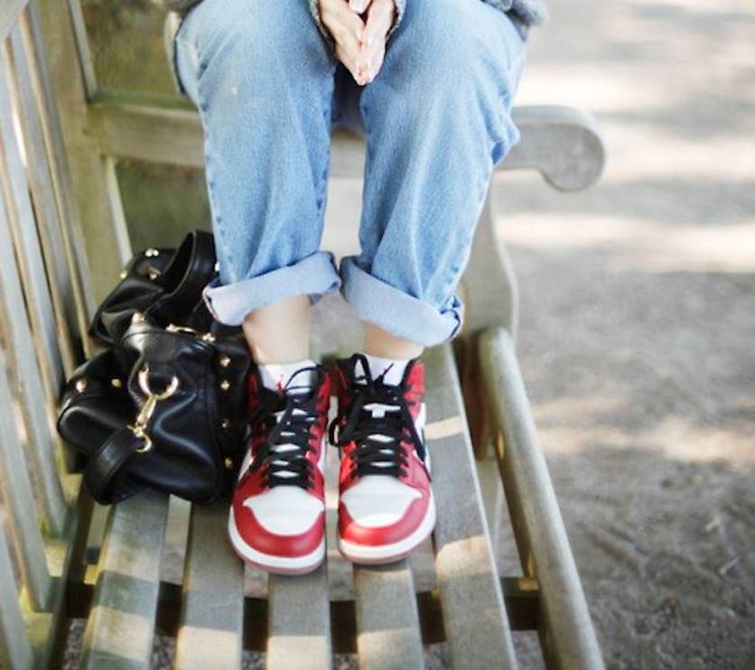 给女生选择最好看的球鞋 (男生帮女生穿什么球鞋)