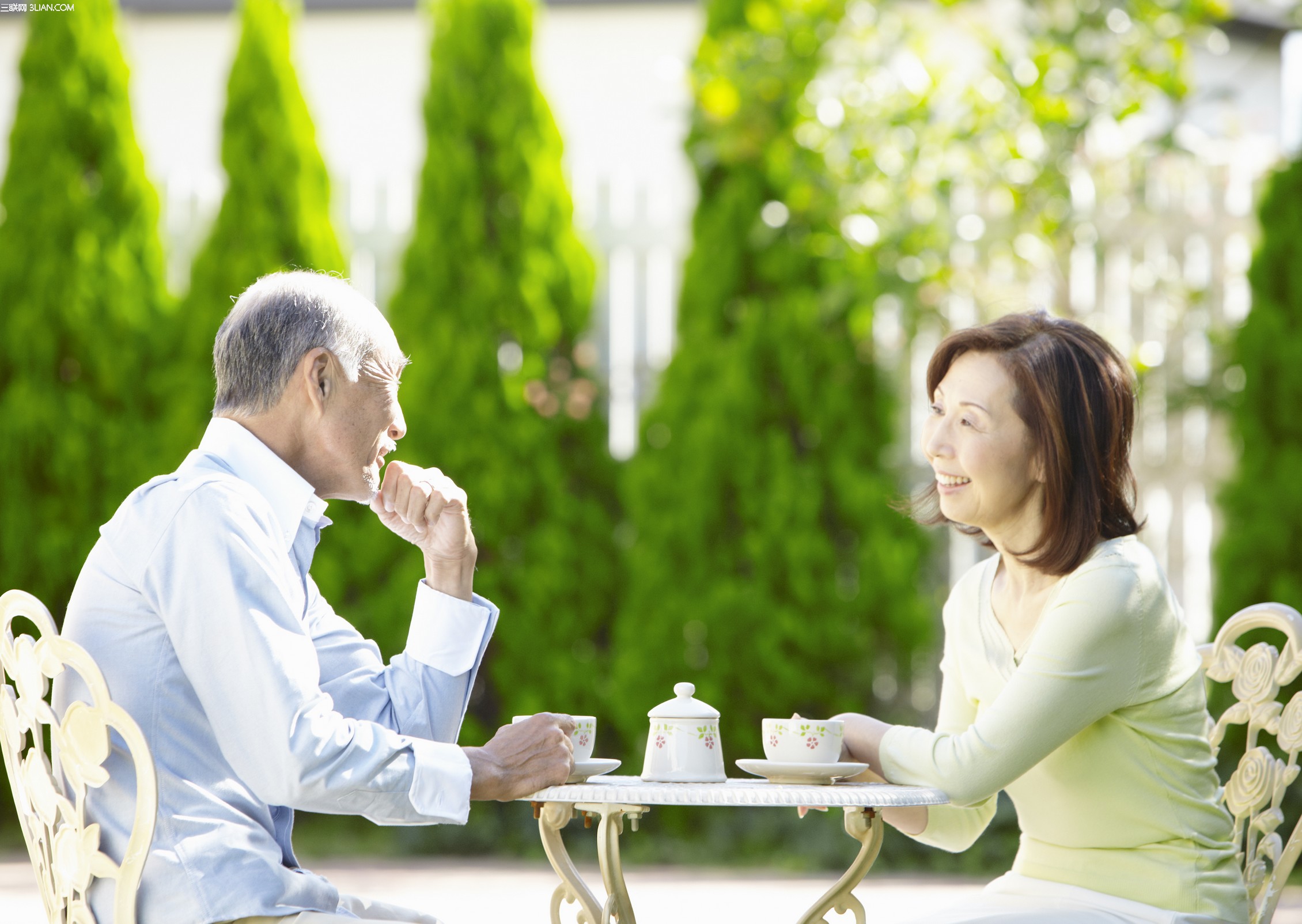 老年人容易上当的保健品有哪些,老年人吃保健品养生是骗局吗
